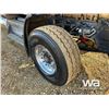 Image 27 : 2011 KENWORTH T800 TRI DRIVE SLEEPER TRUCK TRACTOR