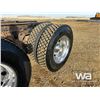 Image 31 : 2011 KENWORTH T800 TRI DRIVE SLEEPER TRUCK TRACTOR