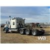 Image 4 : 2011 KENWORTH T800 TRI DRIVE SLEEPER TRUCK TRACTOR
