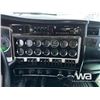 Image 10 : 2014 KENWORTH T800 TRI DRIVE SLEEPER TRUCK TRACTOR
