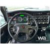 Image 12 : 2014 KENWORTH T800 TRI DRIVE SLEEPER TRUCK TRACTOR