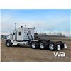 Image 4 : 2014 KENWORTH T800 TRI DRIVE SLEEPER TRUCK TRACTOR