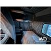 Image 19 : 2006 KENWORTH T800B TRIDRIVE SLEEPER TRUCK TRACTOR