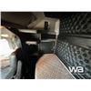 Image 19 : 2018 KENWORTH T800 TRI DRIVE SLEEPER CAB & CHASSIS