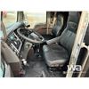 Image 7 : 2018 KENWORTH T800 TRI DRIVE SLEEPER CAB & CHASSIS