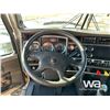 Image 11 : 2018 KENWORTH T800 TRI DRIVE SLEEPER TANK TRUCK
