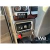 Image 14 : 2018 KENWORTH T800 TRI DRIVE SLEEPER TANK TRUCK