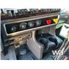 Image 16 : 2018 KENWORTH T800 TRI DRIVE SLEEPER TANK TRUCK