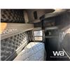 Image 20 : 2018 KENWORTH T800 TRI DRIVE SLEEPER TANK TRUCK