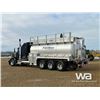 Image 4 : 2018 KENWORTH T800 TRI DRIVE SLEEPER TANK TRUCK