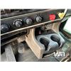 Image 16 : 2013 KENWORTH T800 TRI DRIVE SLEEPER TANK TRUCK