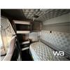 Image 19 : 2013 KENWORTH T800 TRI DRIVE SLEEPER TANK TRUCK