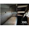 Image 20 : 2013 KENWORTH T800 TRI DRIVE SLEEPER TANK TRUCK