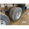Image 36 : 2013 KENWORTH T800 TRI DRIVE SLEEPER TANK TRUCK