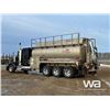 Image 4 : 2013 KENWORTH T800 TRI DRIVE SLEEPER TANK TRUCK