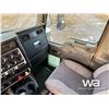 Image 9 : 2013 KENWORTH T800 TRI DRIVE SLEEPER TANK TRUCK