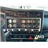 Image 10 : 2011 KENWORTH T800 TRI DRIVE SLEEPER TANK TRUCK