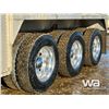 Image 27 : 2011 KENWORTH T800 TRI DRIVE SLEEPER TANK TRUCK