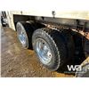 Image 28 : 2011 KENWORTH T800 TRI DRIVE SLEEPER TANK TRUCK