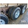 Image 31 : 2011 KENWORTH T800 TRI DRIVE SLEEPER TANK TRUCK
