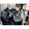 Image 6 : 2011 KENWORTH T800 TRI DRIVE SLEEPER TANK TRUCK