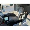 Image 7 : 2011 KENWORTH T800 TRI DRIVE SLEEPER TANK TRUCK