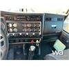 Image 9 : 2011 KENWORTH T800 TRI DRIVE SLEEPER TANK TRUCK