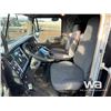 Image 6 : 2012 KENWORTH T800 TRI DRIVE SLEEPER TANK TRUCK