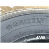 Image 5 : (3) GRIZZLY 275/70R18 TIRES