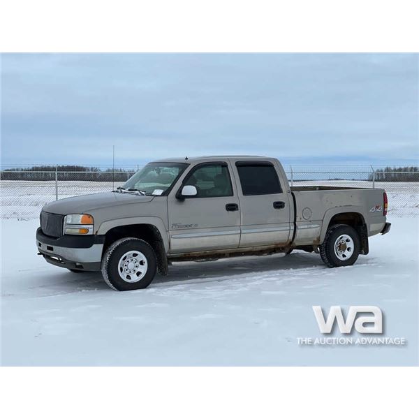 2002 GMC SIERRA 2500HD CREW CAB PICKUP