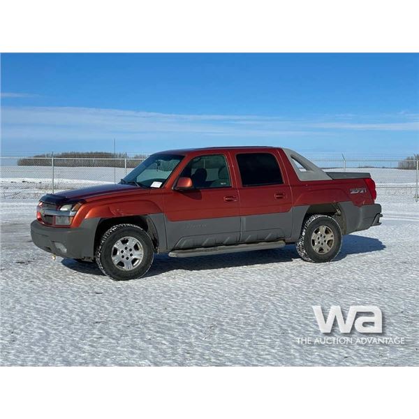 2002 CHEVROLET AVALANCHE CREW CAB PICKUP