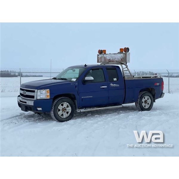 2011 CHEVROLET SILVERADO LT E-CAB PICKUP