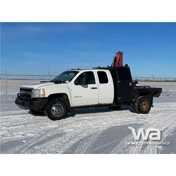 2013 GMC 3500HD E-CAB W/FASSI M30A.3 BOOM