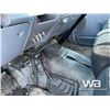 Image 12 : 1999 FORD F-450 CREW CAB FLAT DECK PICKUP