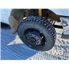 Image 17 : 1999 FORD F-450 CREW CAB FLAT DECK PICKUP