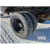 Image 19 : 1999 FORD F-450 CREW CAB FLAT DECK PICKUP