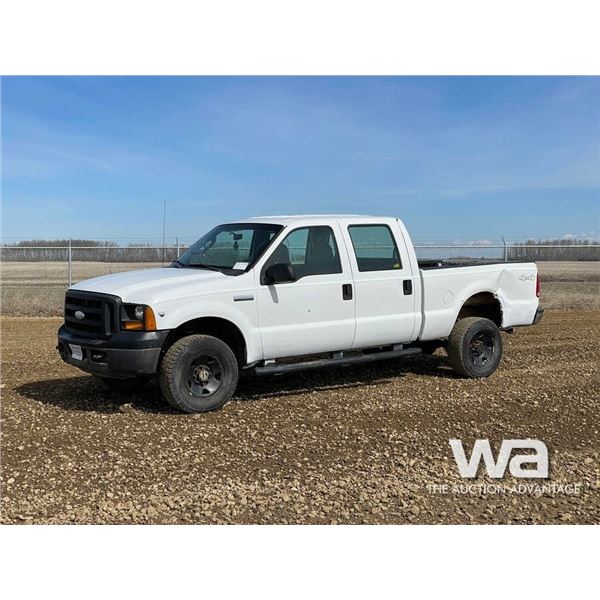 2006 FORD F350 CREW CAB PICKUP