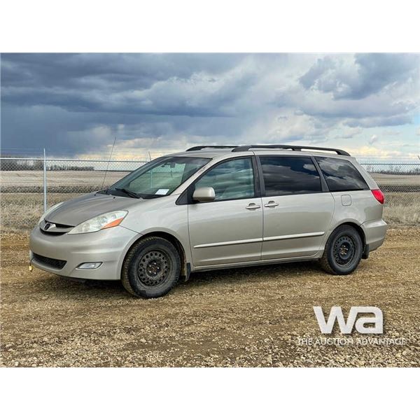 2006 TOYOTA SIENNA MINIVAN