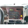 Image 8 : 2018 WESTERN STAR 4900SA TRI DRIVE SLEEPER TRUCK