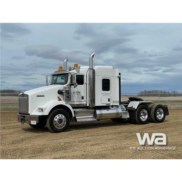 2013 KENWORTH T800 T/A SLEEPER TRUCK TRACTOR