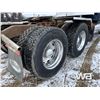 Image 22 : 2000 PETERBILT 379 T/A SLEEPER TRUCK TRACTOR