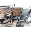 Image 8 : 2000 PETERBILT 379 T/A SLEEPER TRUCK TRACTOR