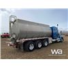 Image 3 : 2013 PETERBILT 367 TRI DRIVE SLEEPER TANK TRUCK