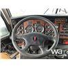 Image 10 : 2005 KENWORTH T800 TRI DRIVE DUMP TRUCK