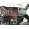 Image 8 : 2005 KENWORTH T800 TRI DRIVE DUMP TRUCK