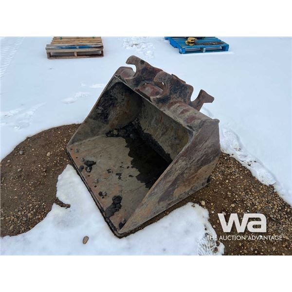 EXCAVATOR 43" CLEANOUT BUCKET