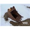 Image 2 : JOHN DEERE 24" TOOTH  BUCKET