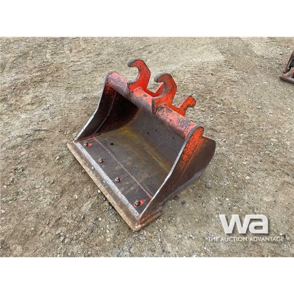 KUBOTA 30 IN. CLEAN OUT BUCKET