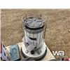 Image 6 : PRESSURE WASHER, 220 V CORD, KEROSENE HEATER