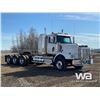 Image 2 : 2015 WESTERN STAR 4900SA TRI-DRIVE SLEEPER TRUCK
